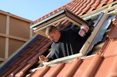 Pose de fenêtres de toit Velux à Charcier
